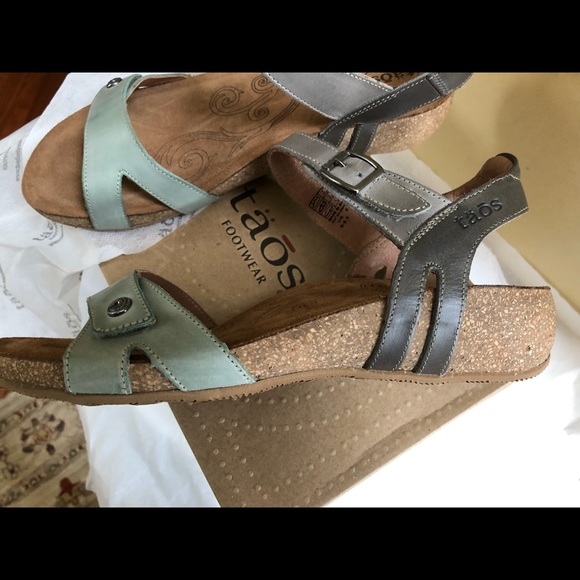taos sadie sandal